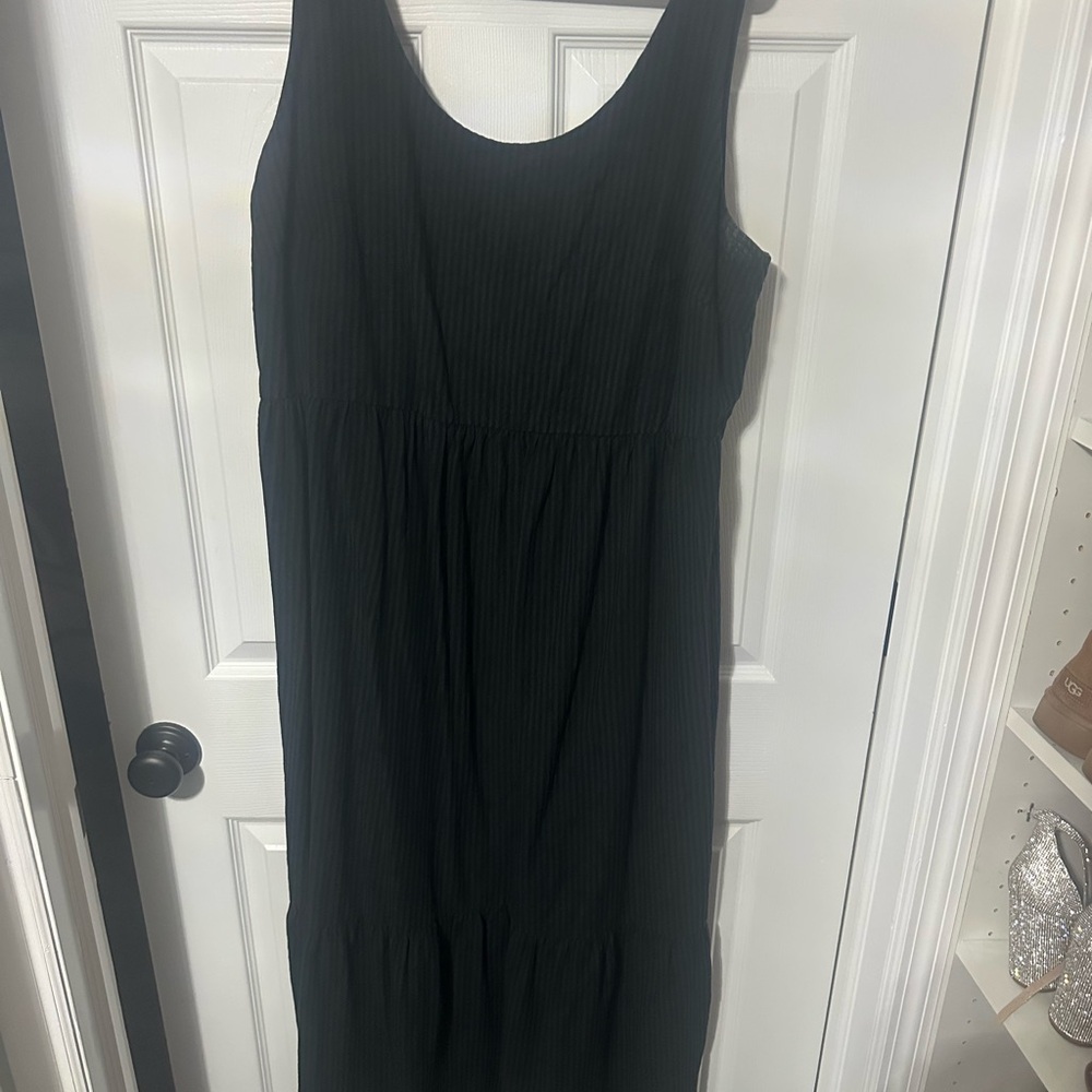 Black Sleeveless Dress